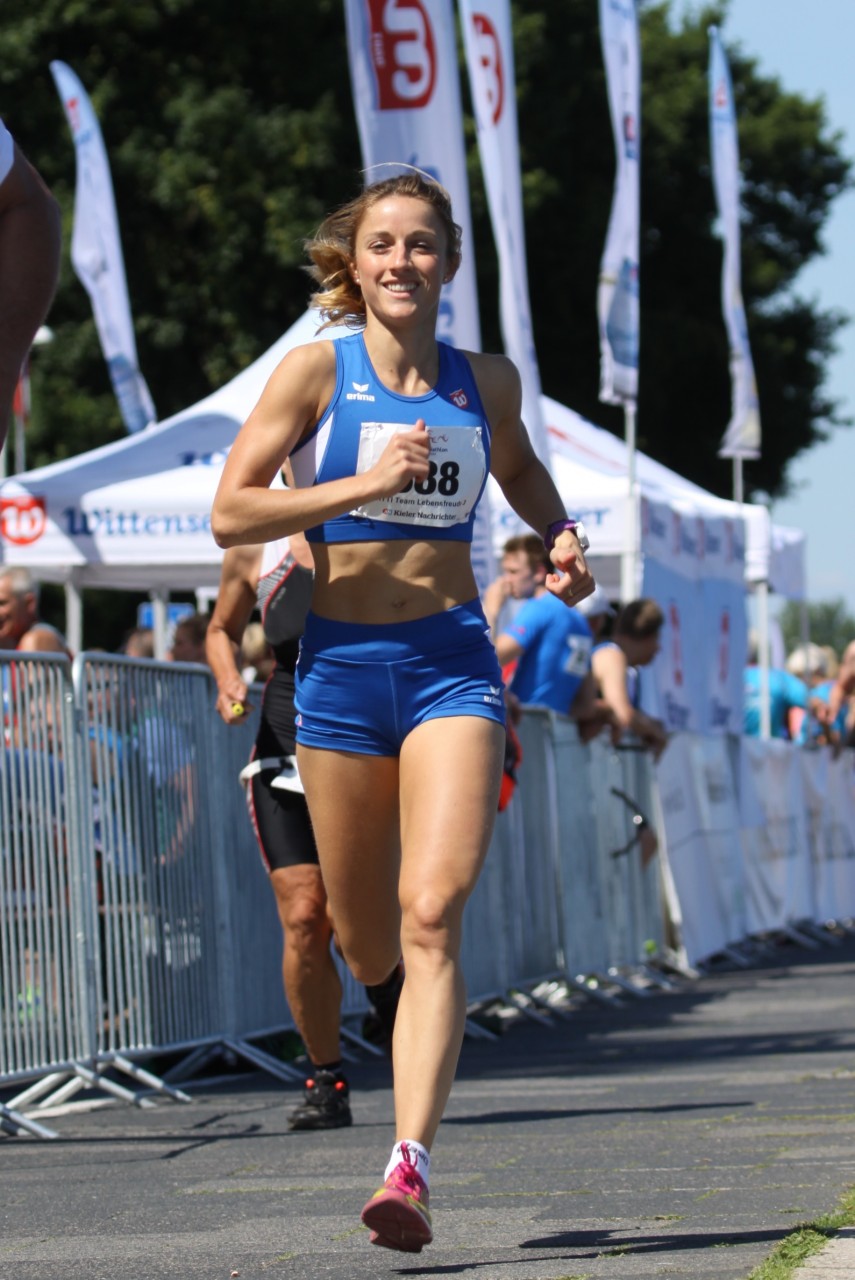 Katharina Nüser, 28, bereitet sich mit ihrem Trainer Wolfgang Soukup auf ihren ersten Marathon vor.